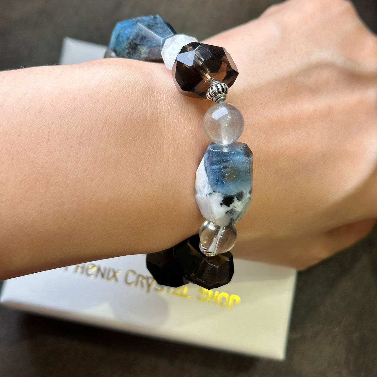 Aquamarine x Moonstone x Smoky Quartz x Labradorite Bracelet 魔鬼海藍寶 x 月亮石 x 茶晶 x 拉長石 設計手串