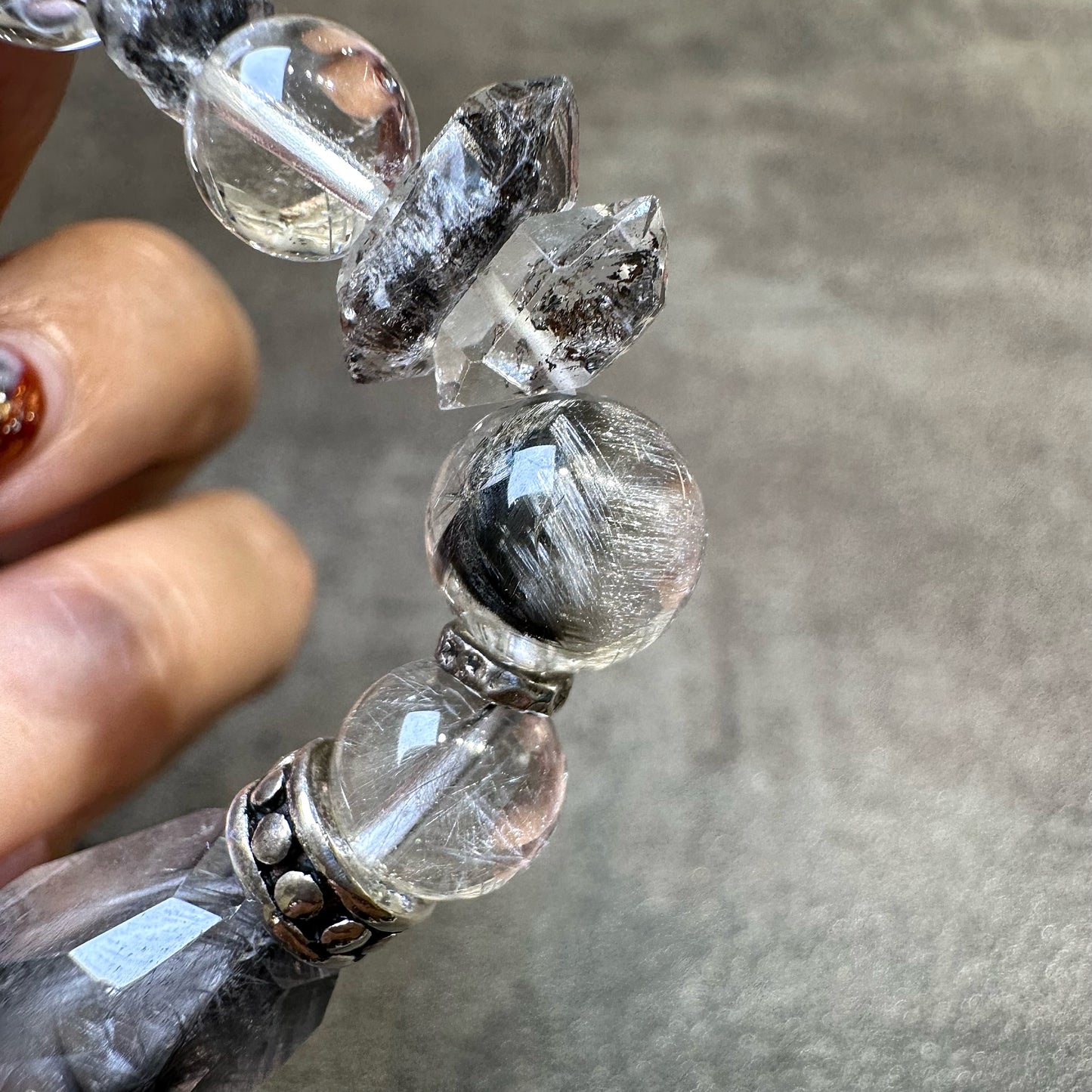 Brookite in Quartz x Herkimer Diamond 黑銀鈦 閃靈鑽