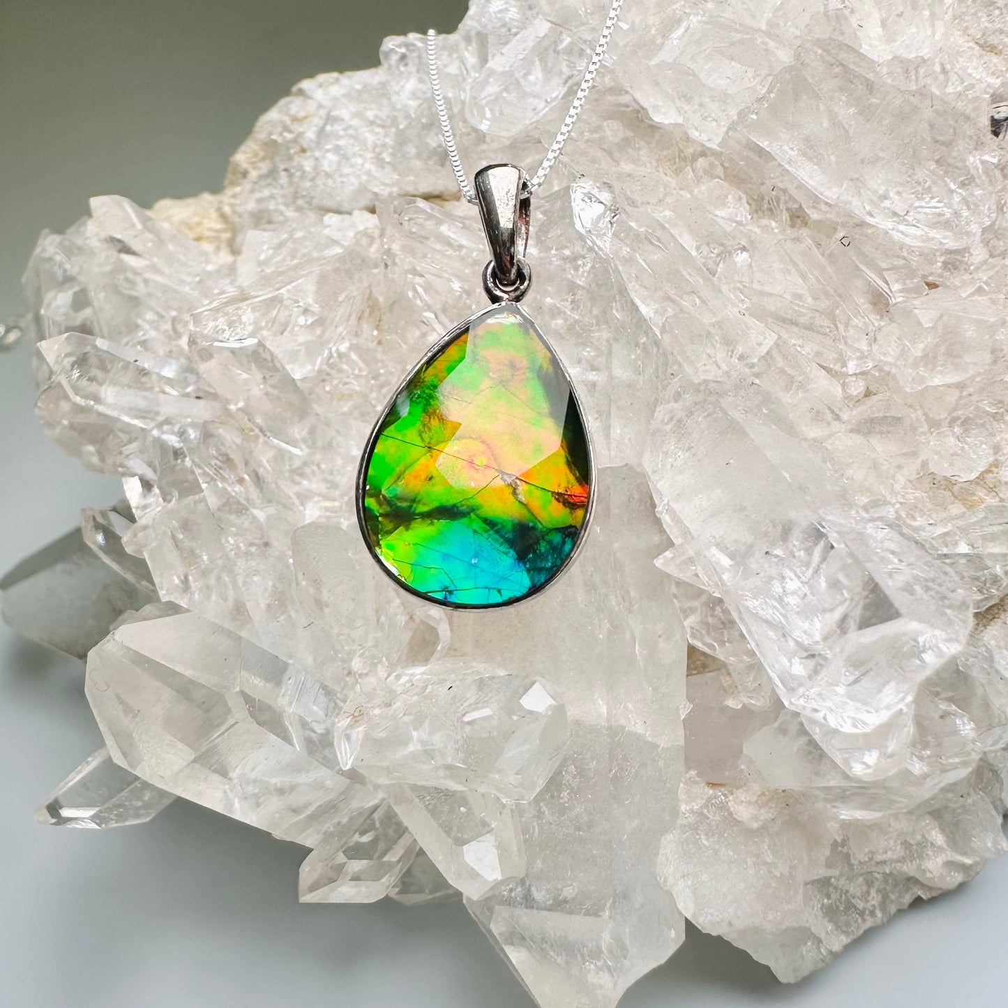 Ammolite 斑彩石 水滴形吊墜