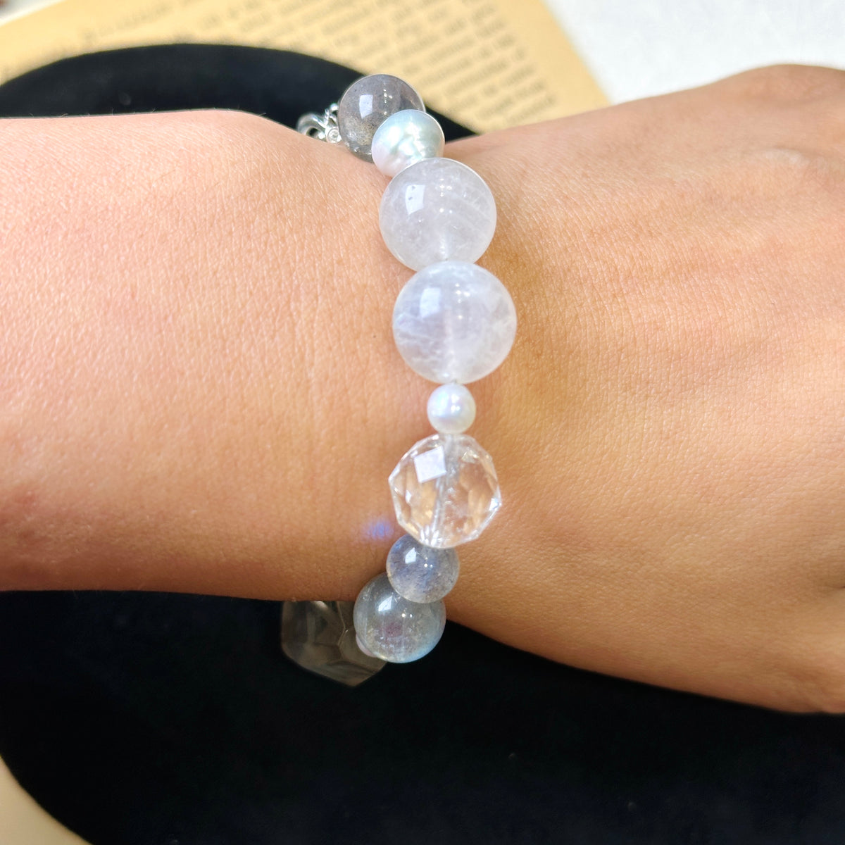 Rabbit Hair Quartz Moonstone Labradorite Pearl Bracelet 兔毛水晶 月亮石 拉長石 小珍珠 手鏈
