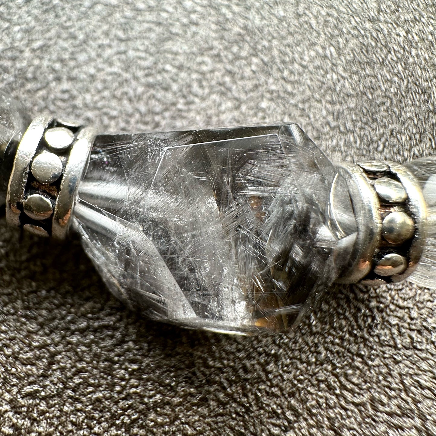 Brookite in Quartz x Herkimer Diamond 黑銀鈦 閃靈鑽