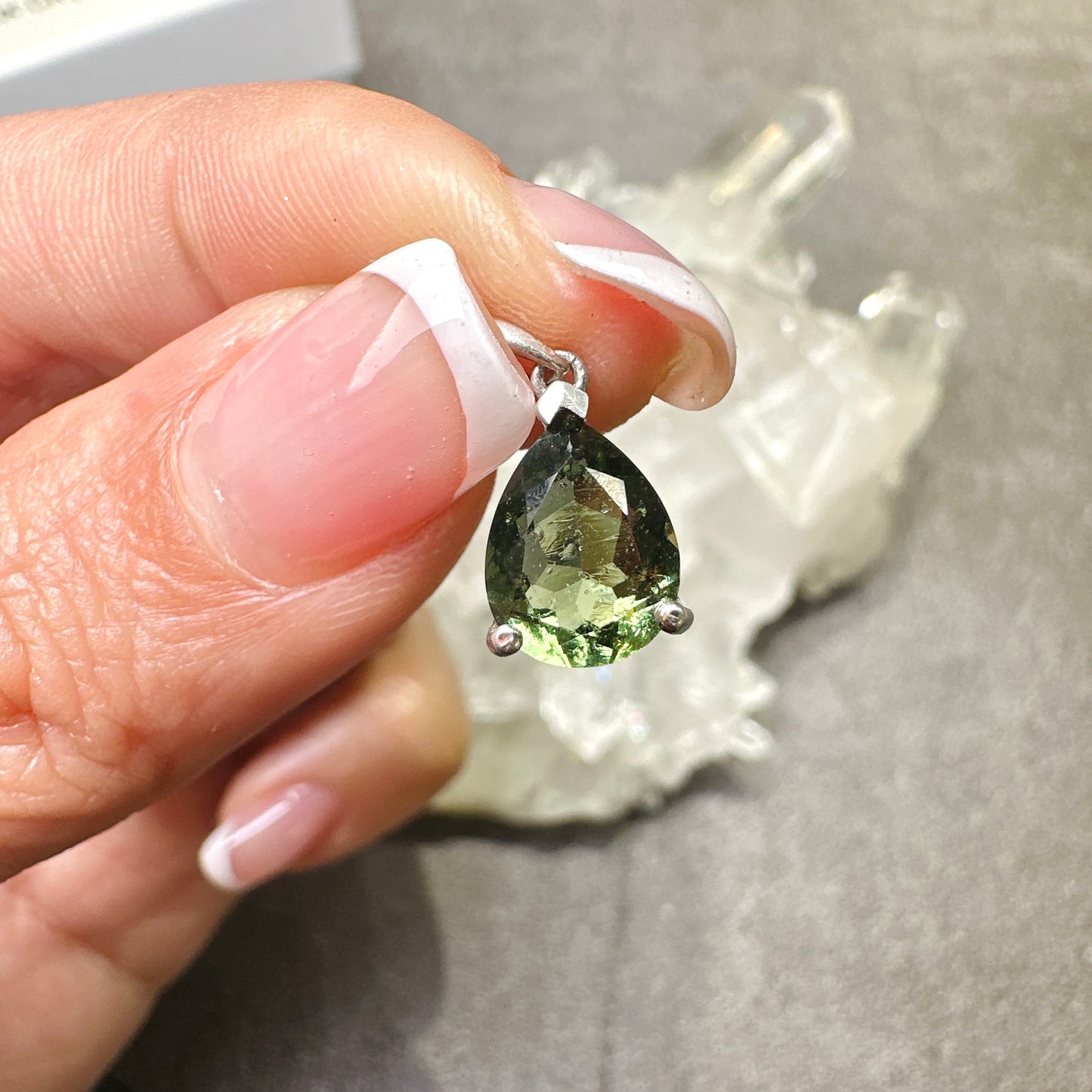 捷克隕石 綠隕石 水晶 吊墜 水晶設計款 綠色水晶 Moldviate Pendant 水晶功效 水滴型