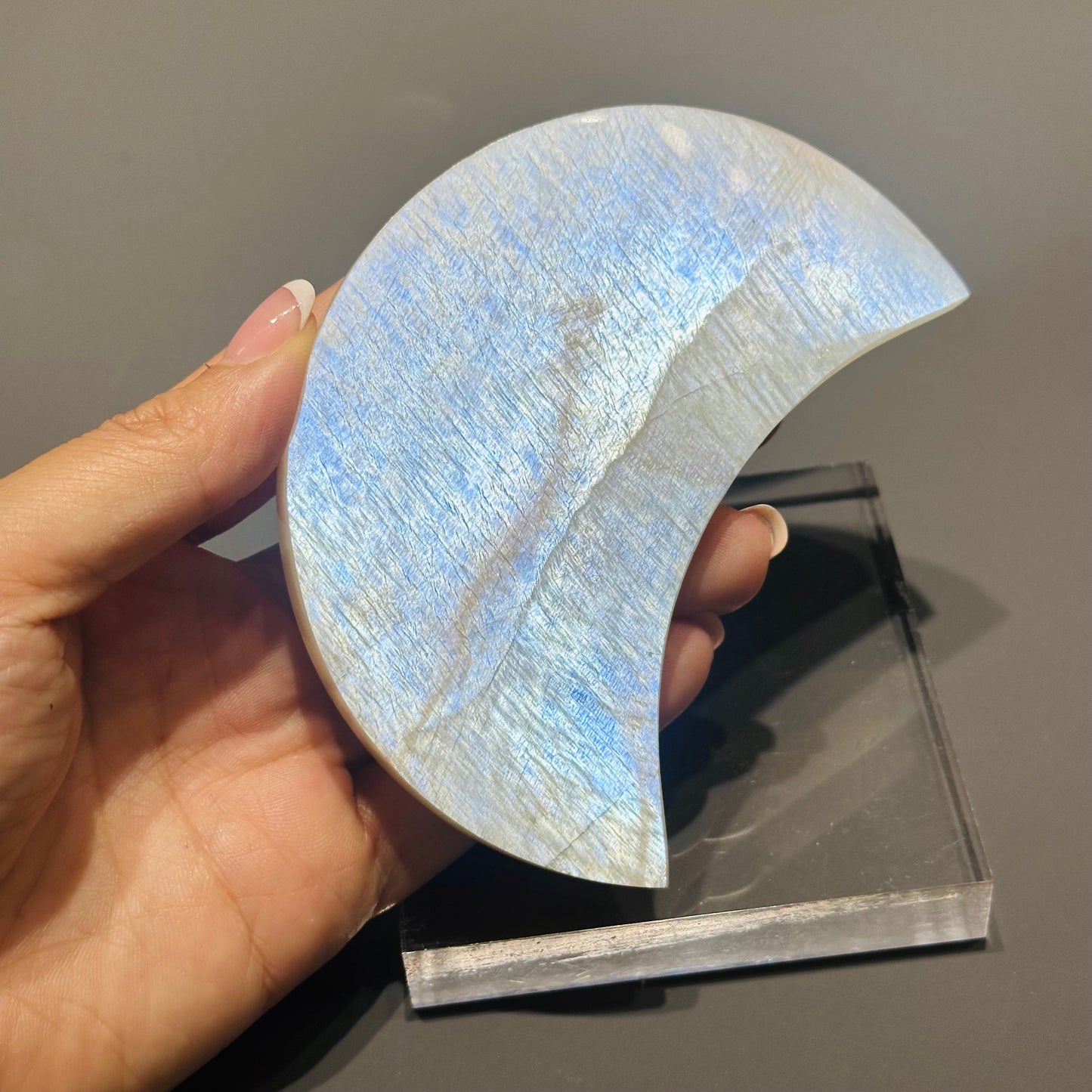 月亮石 Moonstone 白色水晶 屬金 水晶設計款 月亮石功效 七輪 頂輪 銅鑼灣水晶店 旺角水晶店 水晶擺件 水晶擺設 頂輪