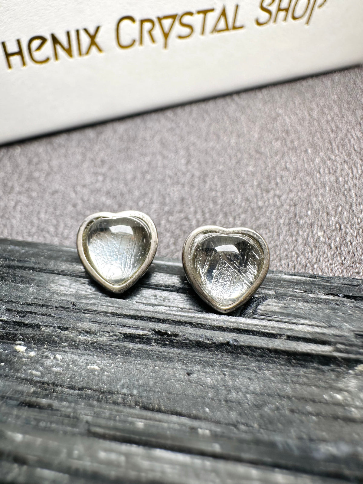 Meteorite Earrings Heart Shape 天鐵心型耳環 | 耳飾 earrings | 側面角度 side angle