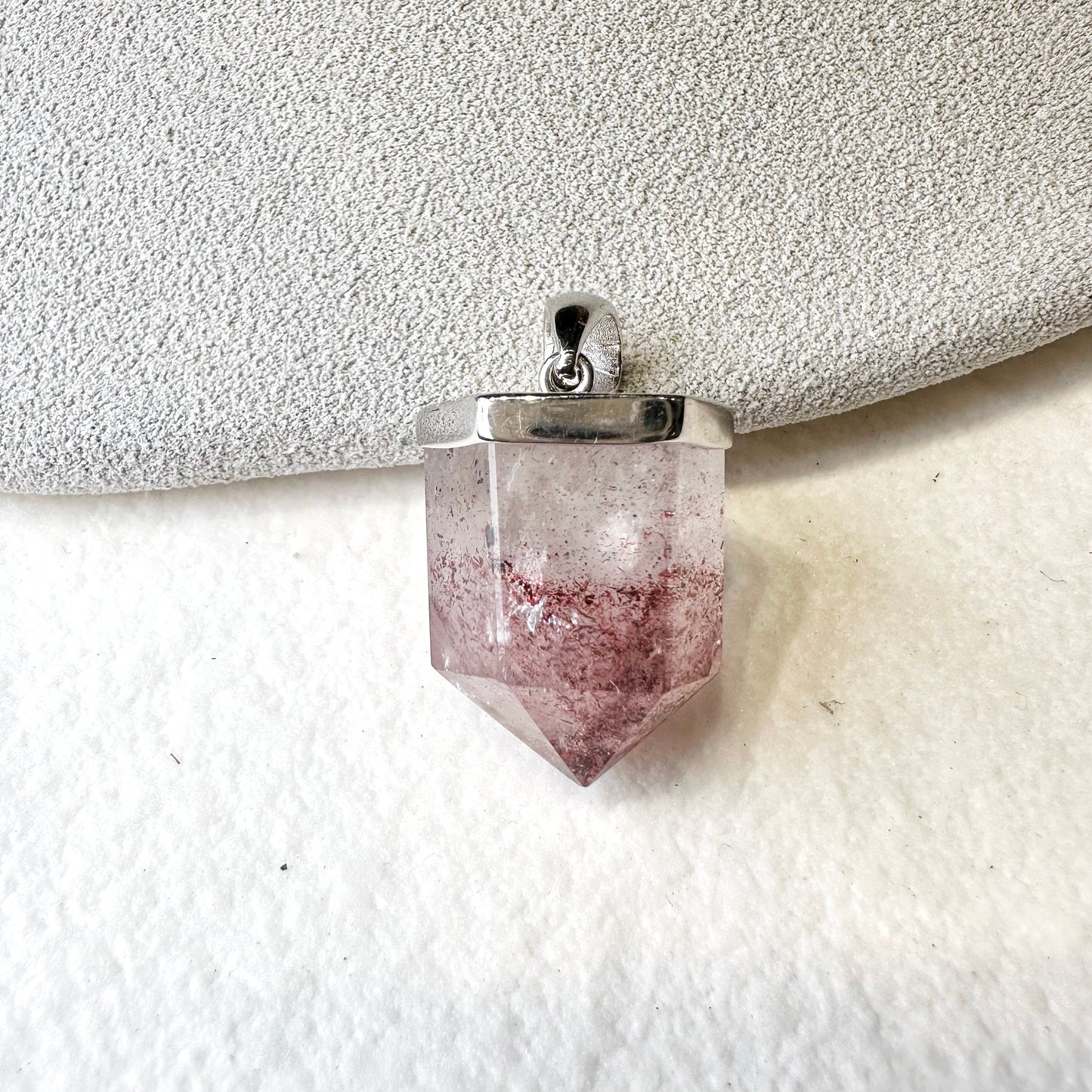 Red Super Seven Pendant 紅超七吊墜 | 吊墜 pendant | 側面角度 side angle