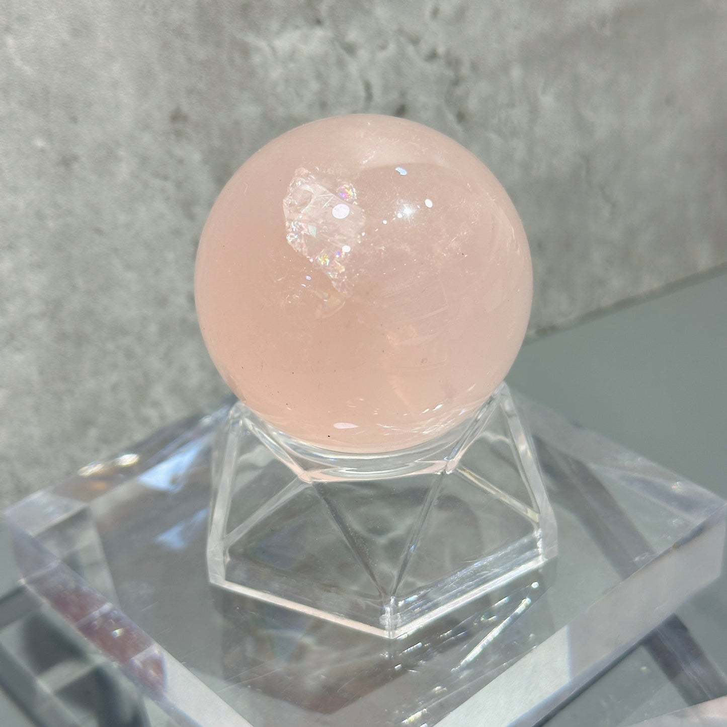 Rose Quartz Sphere 星光粉晶球 4.7cm | 水晶球 sphere | 正面圖 front view