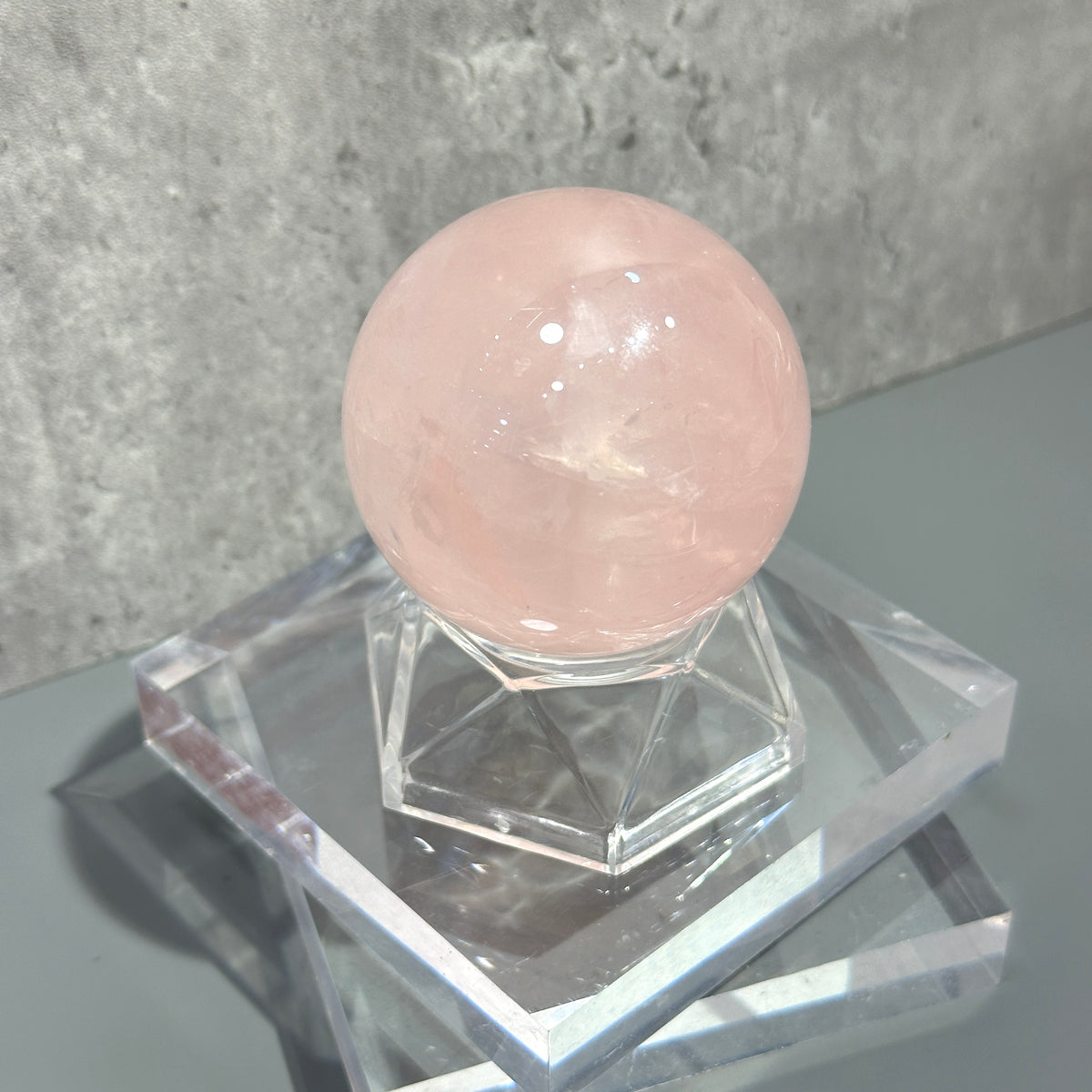Rose Quartz Sphere 星光粉晶球 5.2cm | 水晶球 sphere | 正面圖 front view