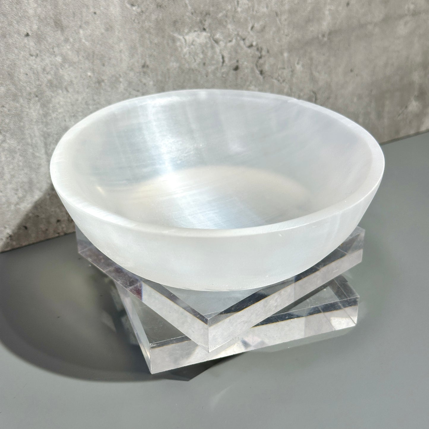 Selenite Bowl 透石膏碗 | 碗 bowl | 側面角度 side angle