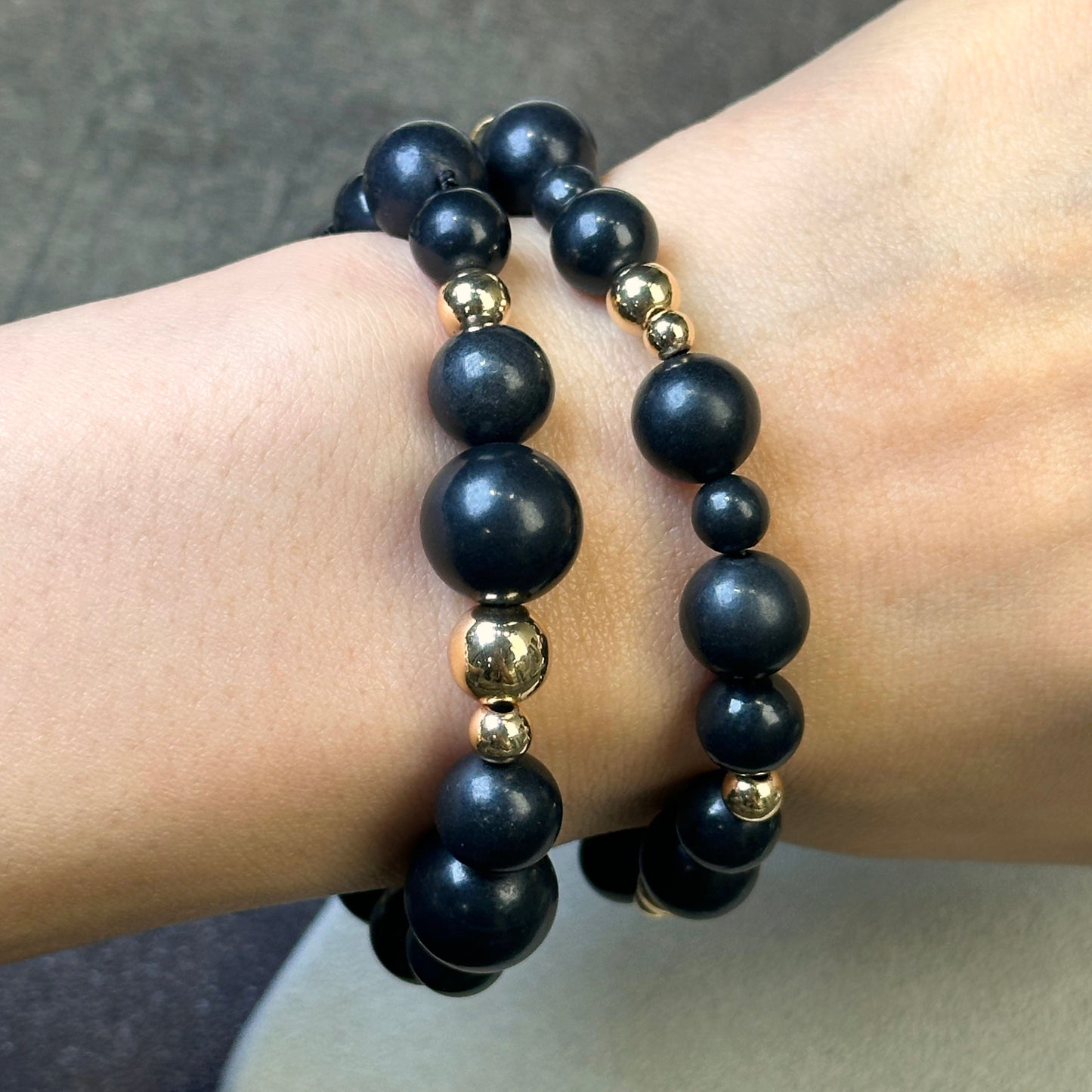 Shungite Design Bracelet 次石墨設計款手串 | 手串 bracelet | 側面角度 side angle