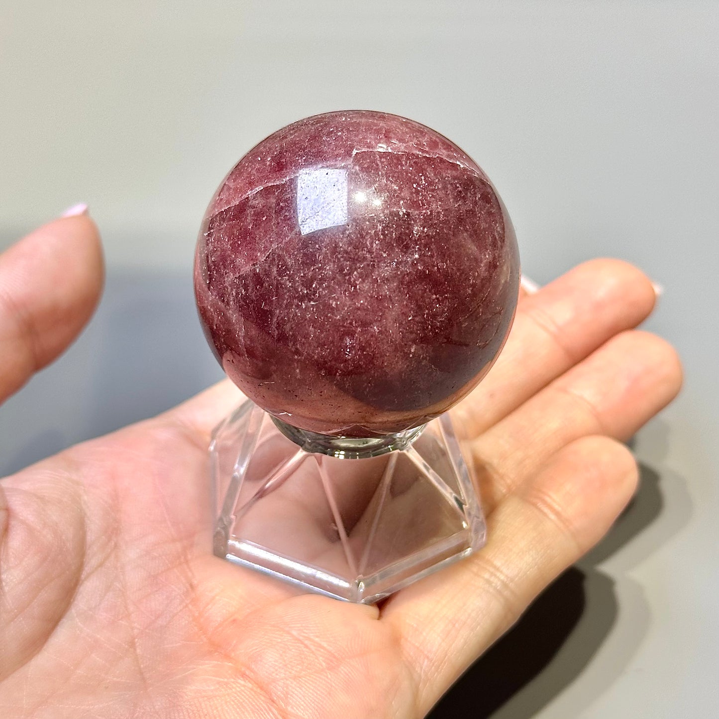 Strawberry Quartz Sphere 草莓晶球 | 水晶球 sphere | 細節特寫 close up detail