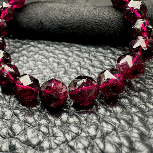 Garnet Starcut Bracelet 石榴石星切手串 9.3mm