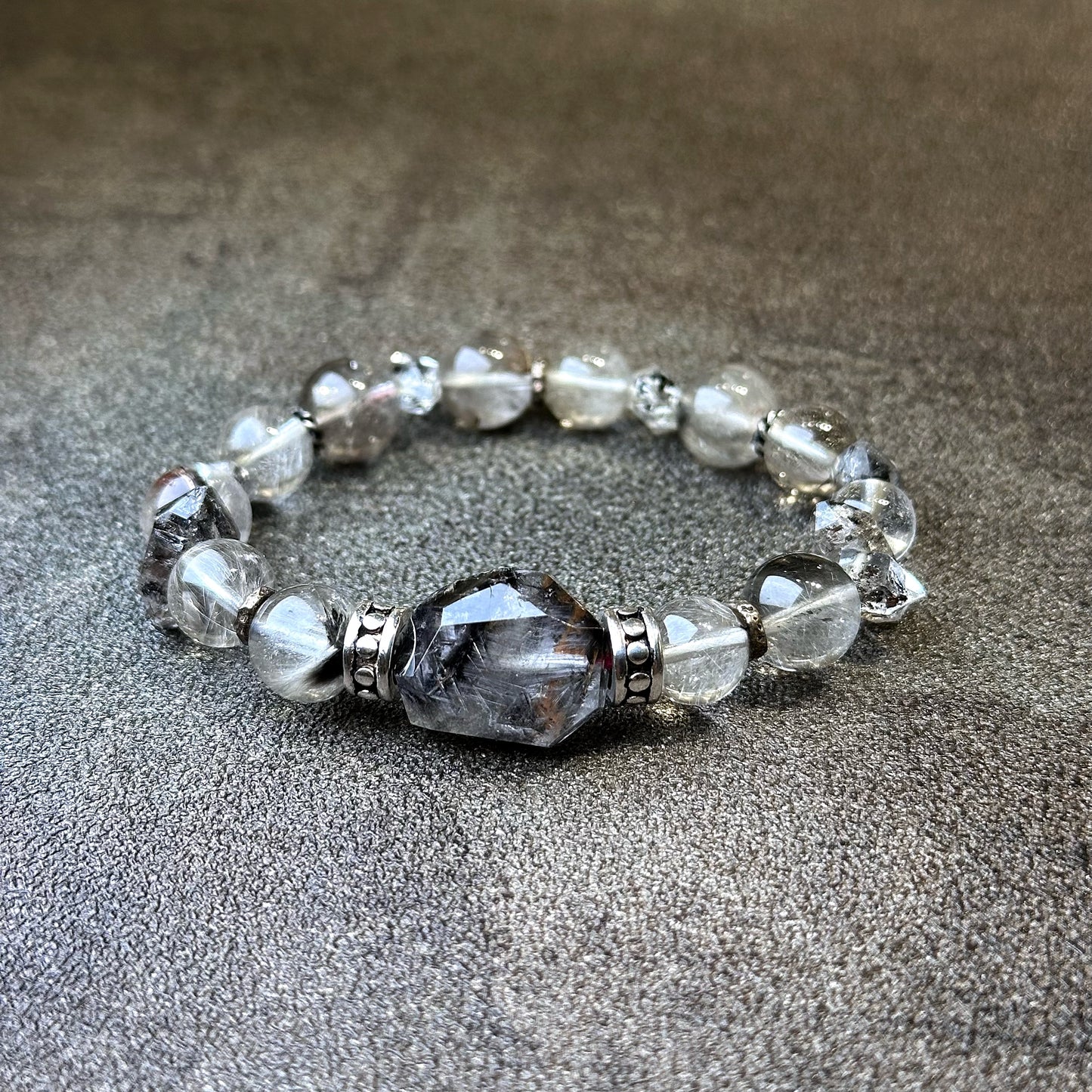 Brookite in Quartz x Herkimer Diamond 黑銀鈦 閃靈鑽