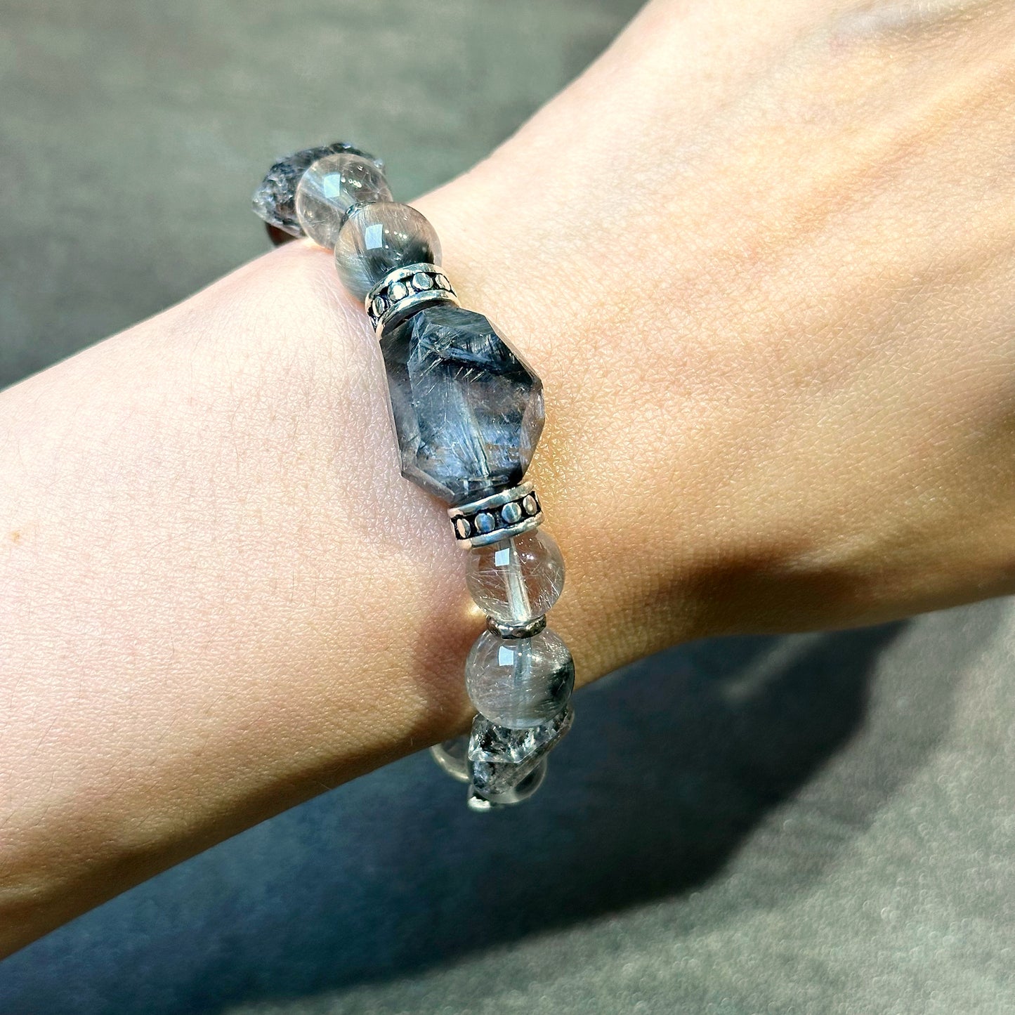Brookite in Quartz x Herkimer Diamond 黑銀鈦 閃靈鑽