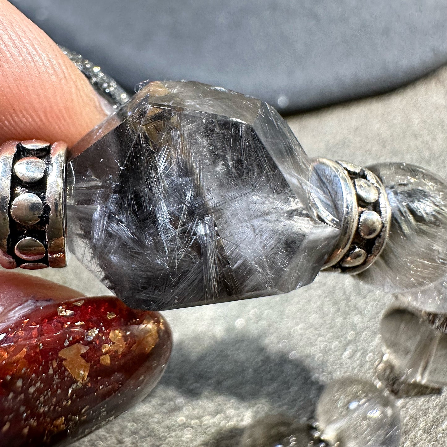 Brookite in Quartz x Herkimer Diamond 黑銀鈦 閃靈鑽