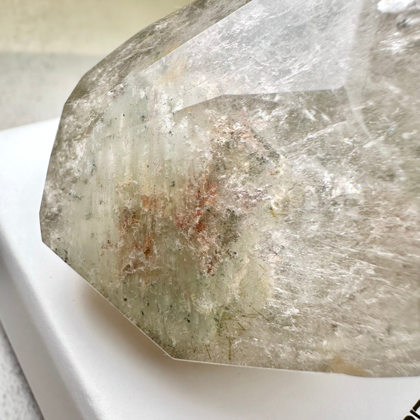 綠幽靈 柱 擺件 事業水晶 功效 水晶設計款 銅鑼灣水晶店 旺角水晶店 能量 心輪 Crystal Design Bracelet 屬木 綠色水晶 Green Phantom Quartz Tower 