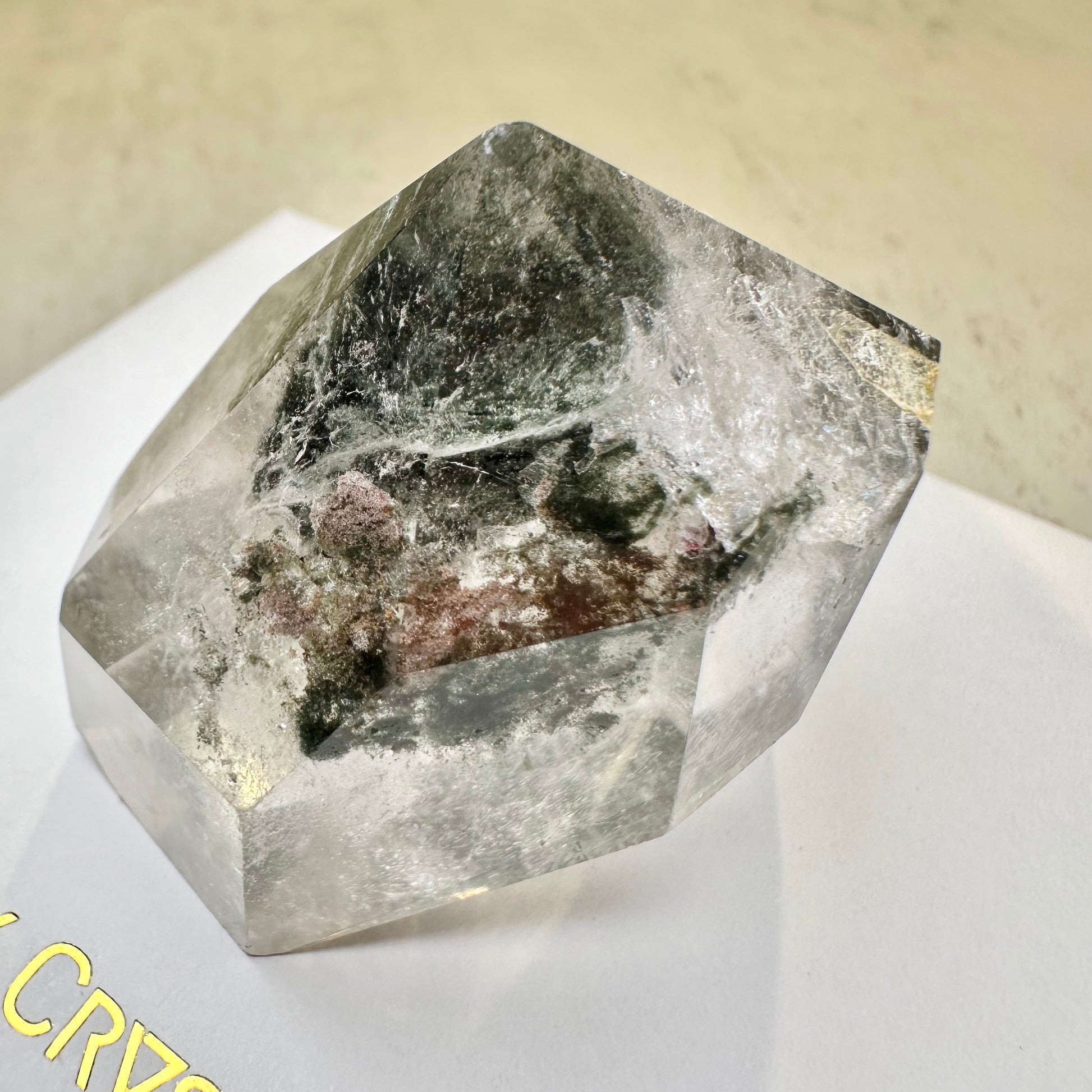 綠幽靈 柱 擺件 事業水晶 功效 水晶設計款 銅鑼灣水晶店 旺角水晶店 能量 心輪 Crystal Design Bracelet 屬木 綠色水晶 Green Phantom Quartz Tower 