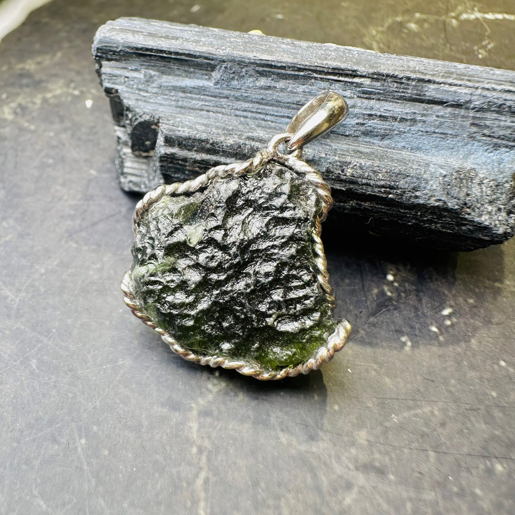 捷克隕石 綠隕石 水晶 吊墜 水晶設計款 綠色水晶 Moldviate Pendant 水晶功效 原石 