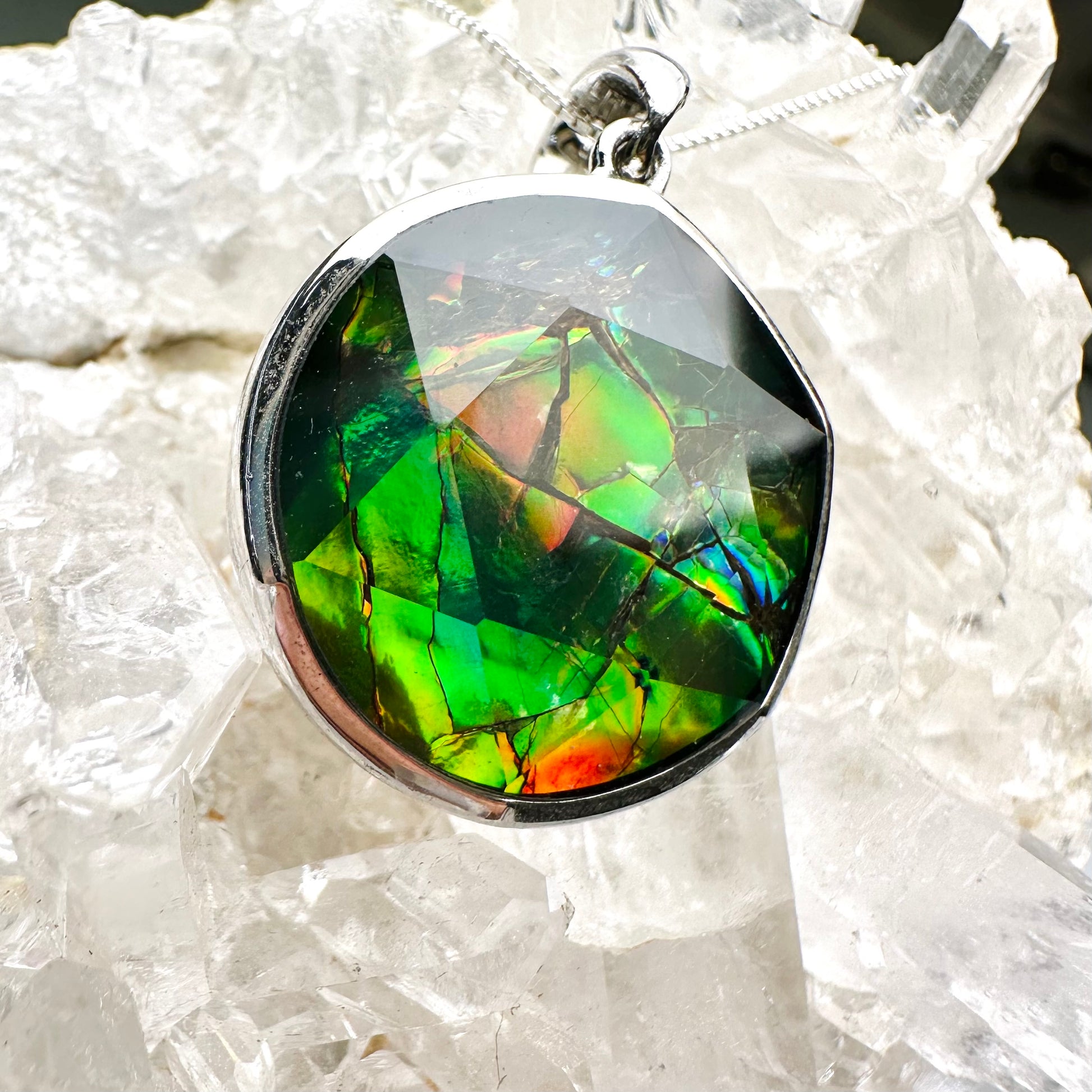Ammolite 斑彩石 大衛星吊墜 | 吊墜 pendant | 側面角度 side angle