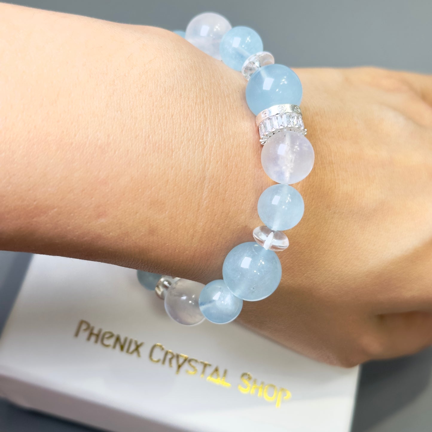 Aquamarine x Moonstone Design Bracelet 海藍寶x月亮石 設計手串 | 手串 bracelet | 細節特寫 close up detail