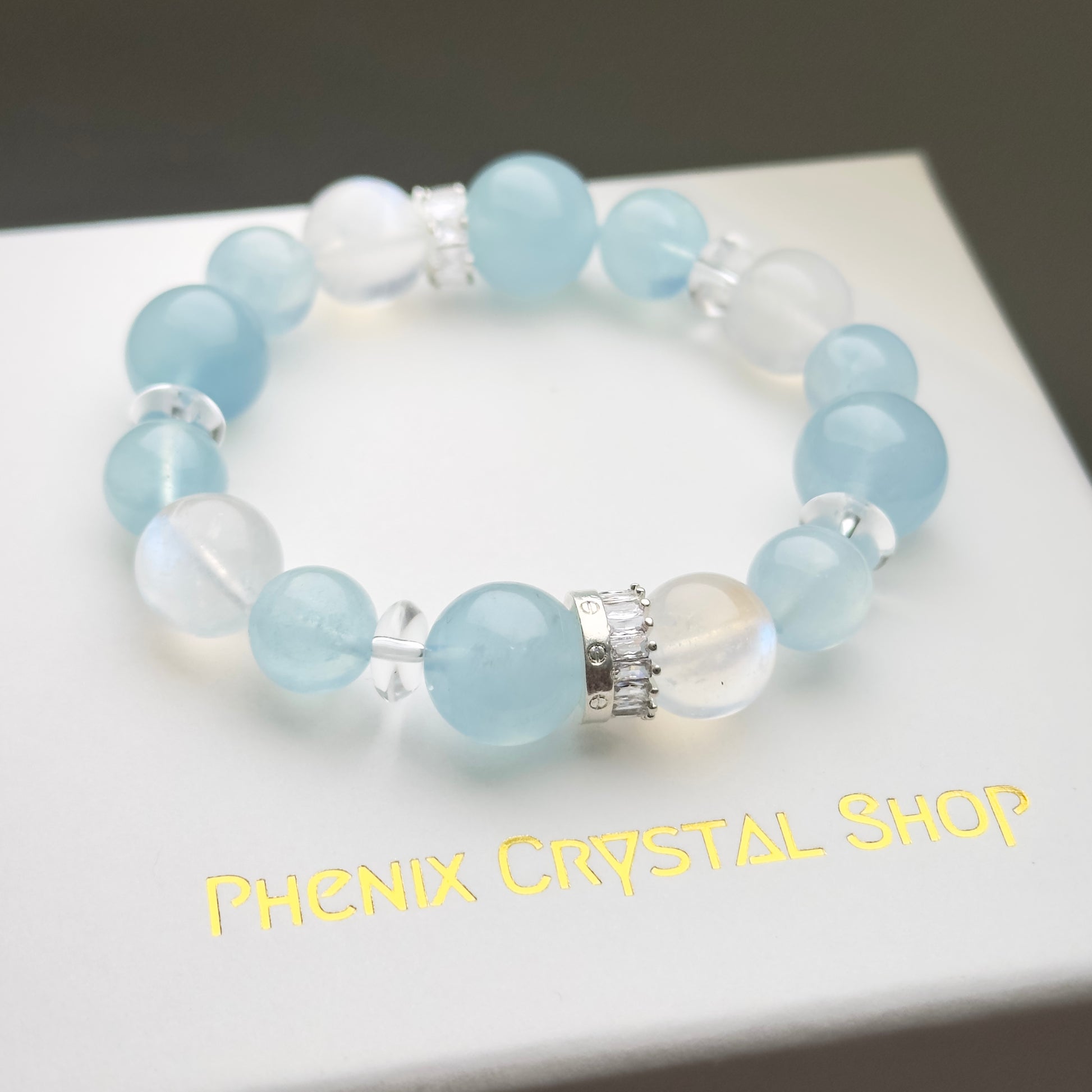 Aquamarine x Moonstone Design Bracelet 海藍寶x月亮石 設計手串 | 手串 bracelet | 側面角度 side angle