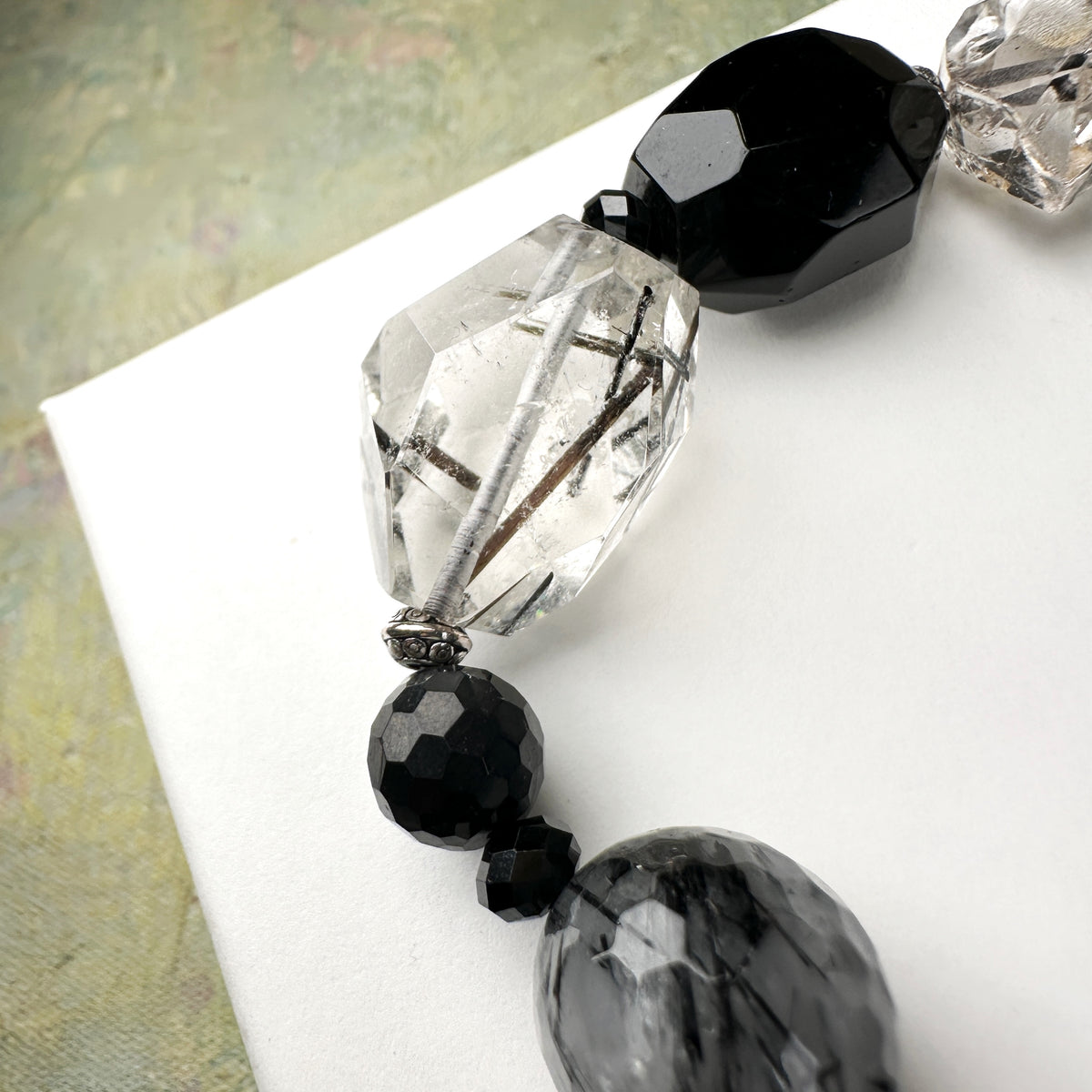 Black Rutilated x Black Agate x Shungite x Clear Quartz x Herkimer Diamond 黑髮晶 黑瑪瑙 次石墨 白晶 閃靈鑽 | 原礦 raw-crystal | 細節特寫 close up detail