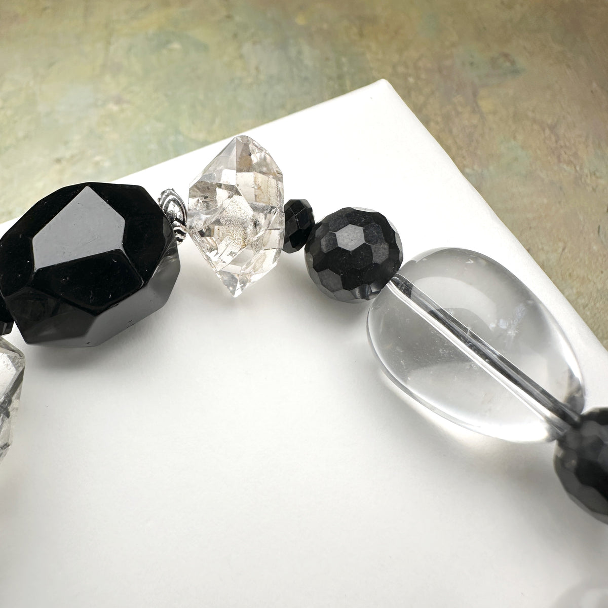 Black Rutilated x Black Agate x Shungite x Clear Quartz x Herkimer Diamond 黑髮晶 黑瑪瑙 次石墨 白晶 閃靈鑽 | 原礦 raw-crystal | 紋理特寫 texture detail