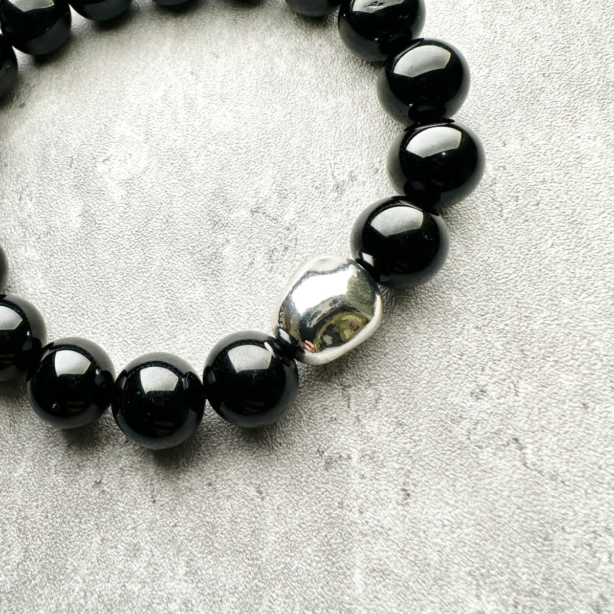 Black Tourmaline Bracelet 黑碧璽手串 | 手串 bracelet | 細節特寫 close up detail