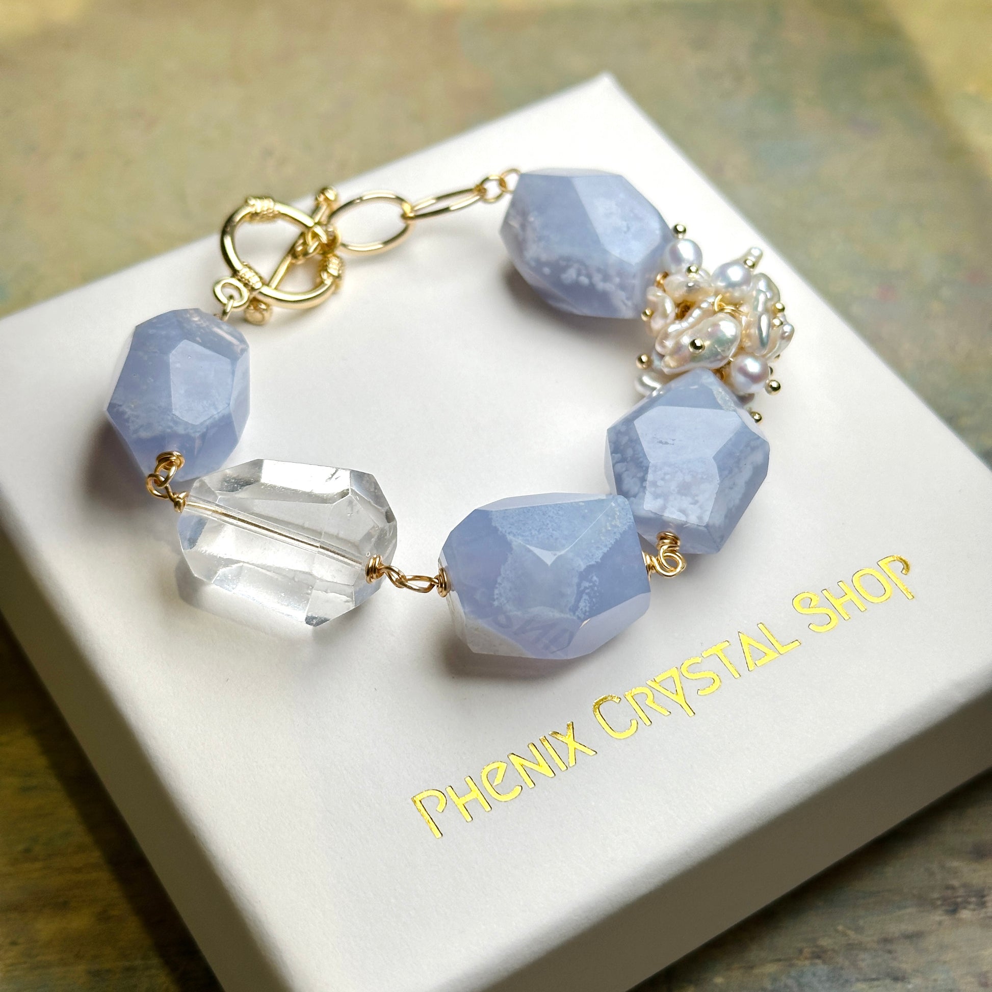 Blue Lace Agate & Pearl & Clear Quartz Bracelet 藍紋瑪瑙 珍珠 白水晶 手鏈 | 手串 bracelet | 整體圖 full piece view