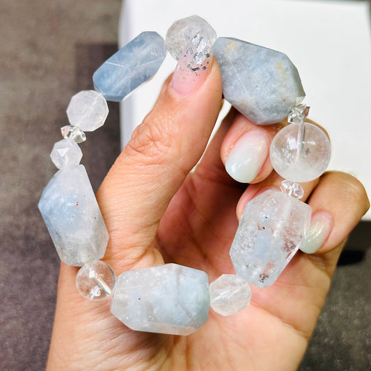 Blue Rabbit Hair Rutilated Quartz x Moonstone x White Phantom 藍絨兔毛 白幽靈 月亮石 | 原礦 raw-crystal | 正面圖 front view