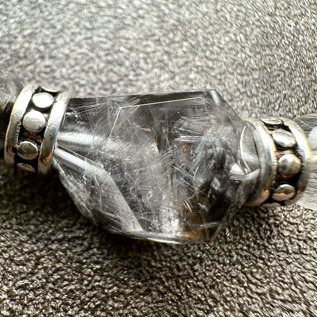 Brookite in Quartz x Herkimer Diamond 黑銀鈦 閃靈鑽 | 原礦 raw-crystal | Additional angle