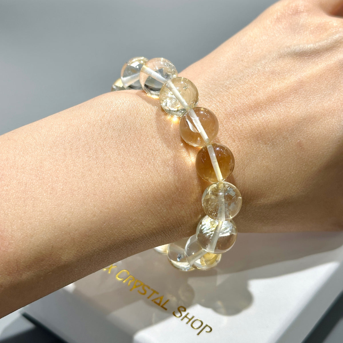 Citrine Bracelet 黃晶手串 | 手串 bracelet | 紋理特寫 texture detail