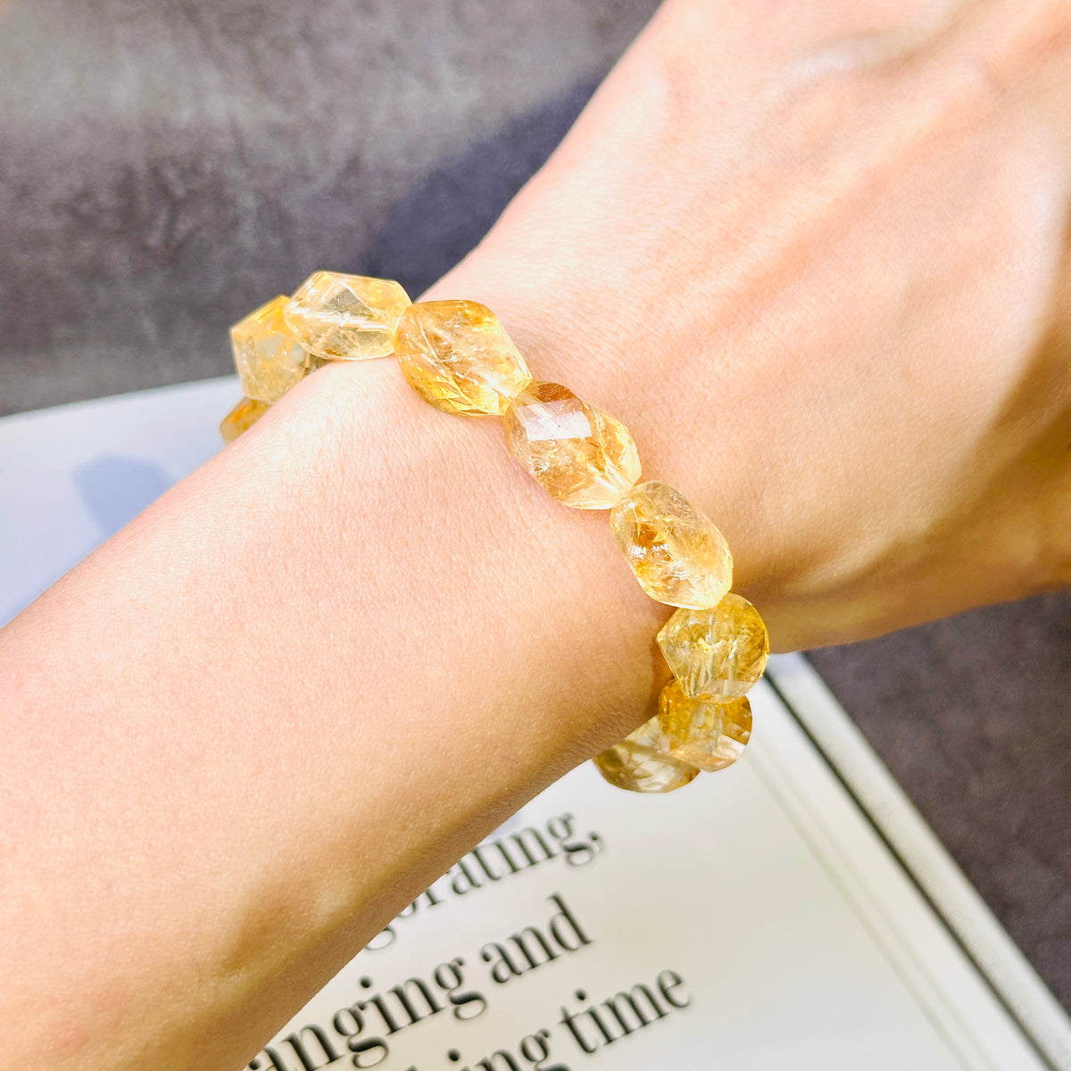 Citrine Faceted Bracelet 黃晶切割款手串 | 手串 bracelet | 紋理特寫 texture detail