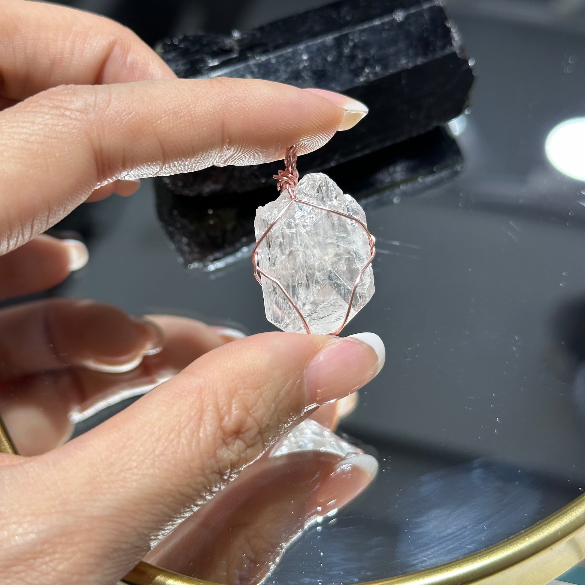 Danburite Pendant 賽黃晶吊墜 | 吊墜 pendant | 細節特寫 close up detail