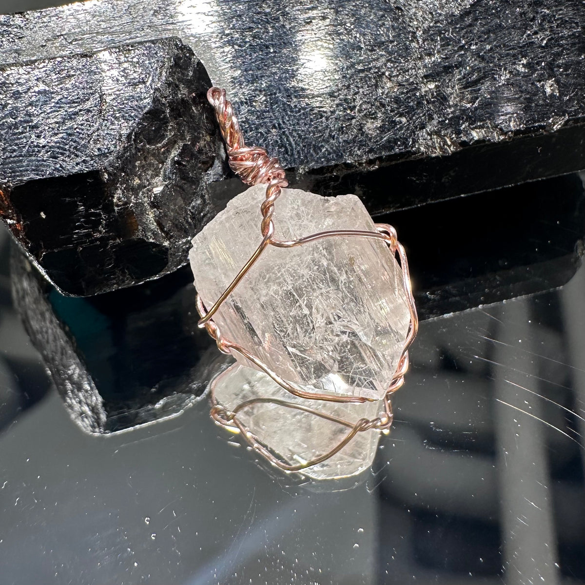Danburite Pendant 賽黃晶吊墜 | 吊墜 pendant | 細節特寫 close up detail