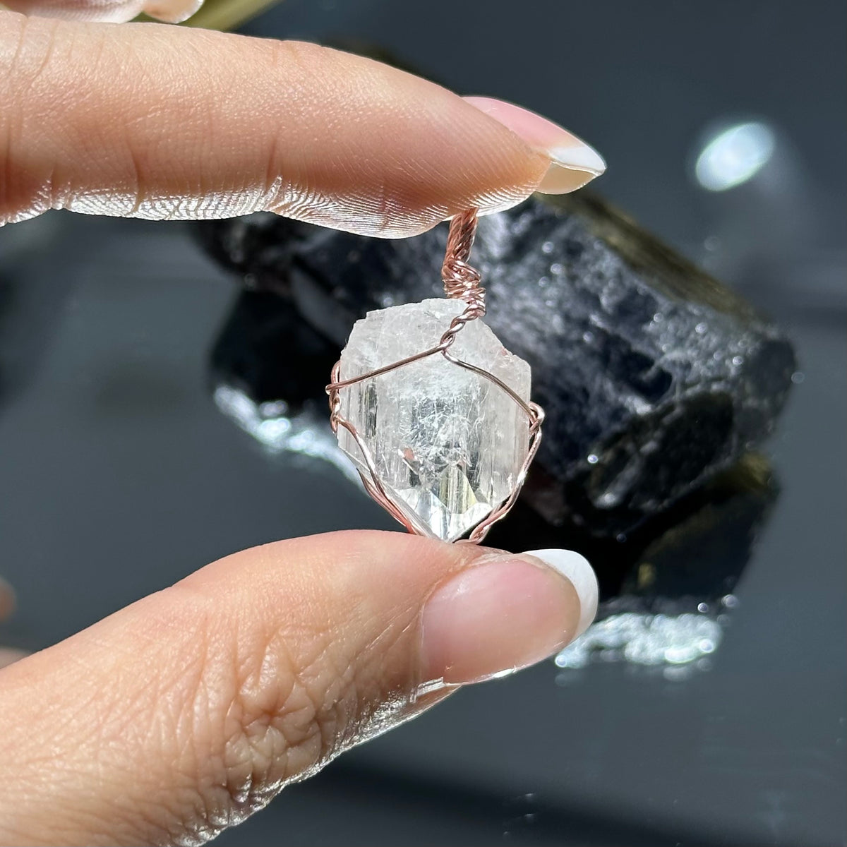 Danburite Pendant 賽黃晶吊墜 | 吊墜 pendant | 正面圖 front view
