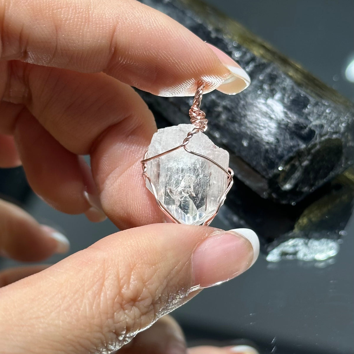 Danburite Pendant 賽黃晶吊墜 | 吊墜 pendant | 紋理特寫 texture detail