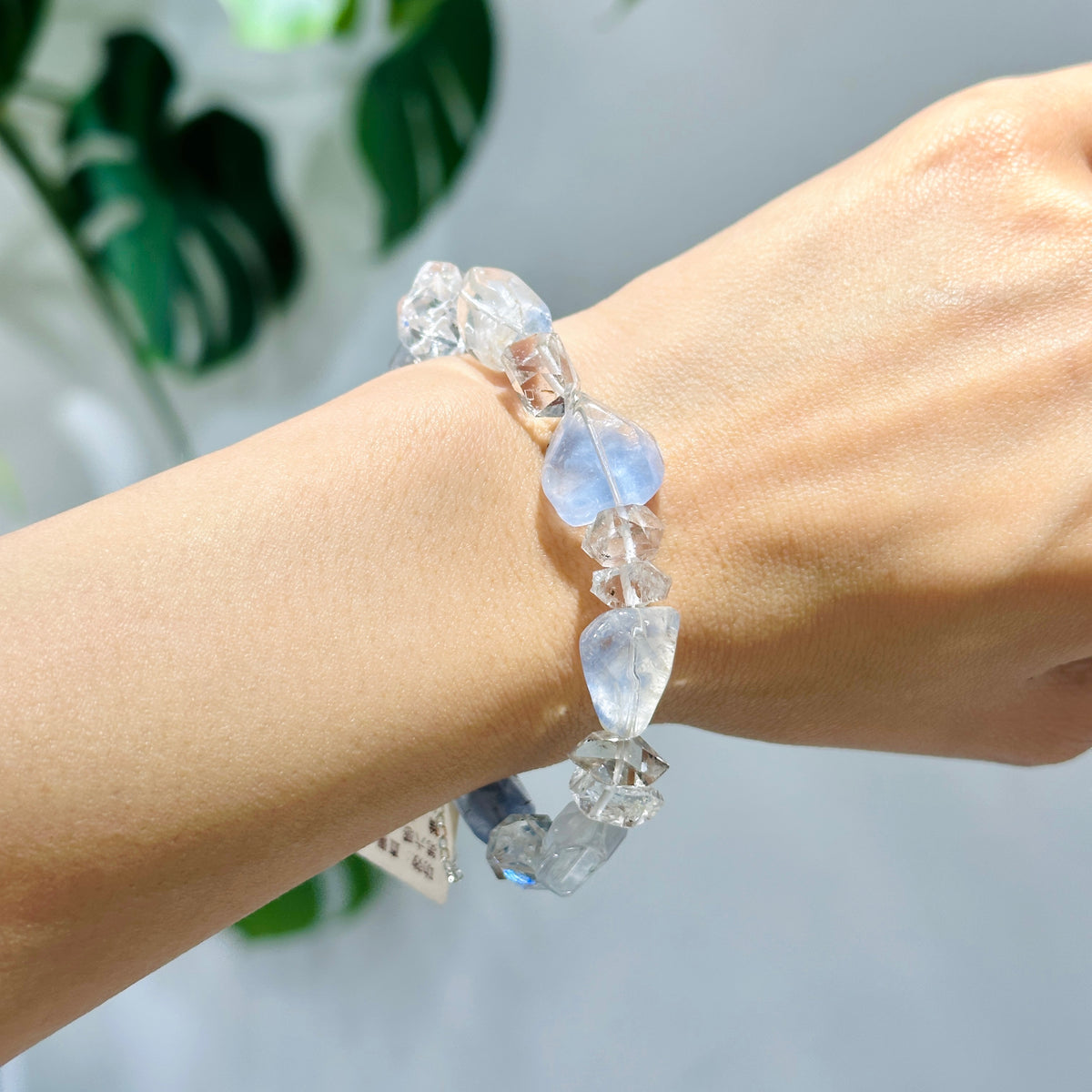 Dumortierite x Herkimer Diamond Bracelet 藍線石 x 閃靈鑽 手鏈 | 手串 bracelet | 細節特寫 close up detail