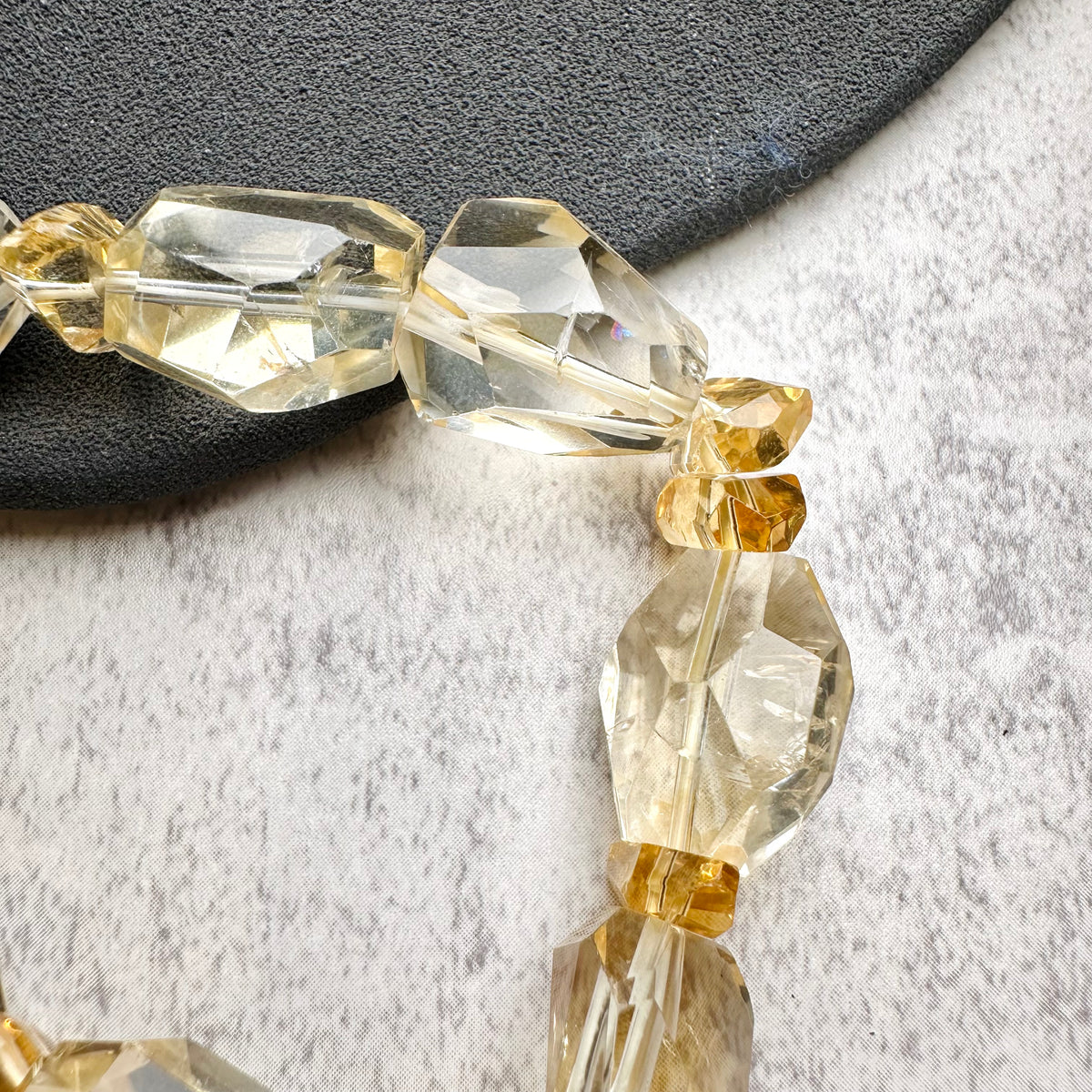 Faceted Citrine Bracelet 黃晶切割款手串 | 手串 bracelet | 側面角度 side angle
