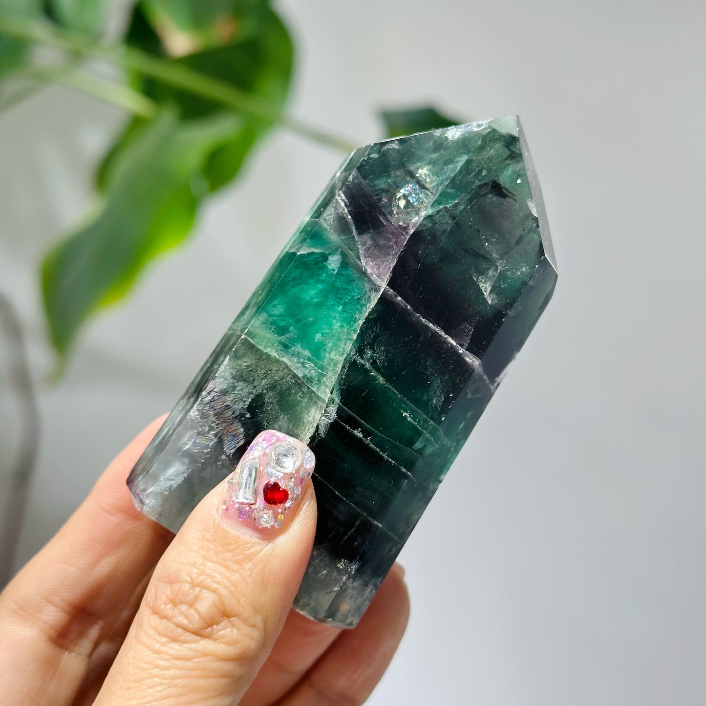 Fluorite Point Tower 螢石柱 | 晶柱 crystal-point | 側面角度 side angle
