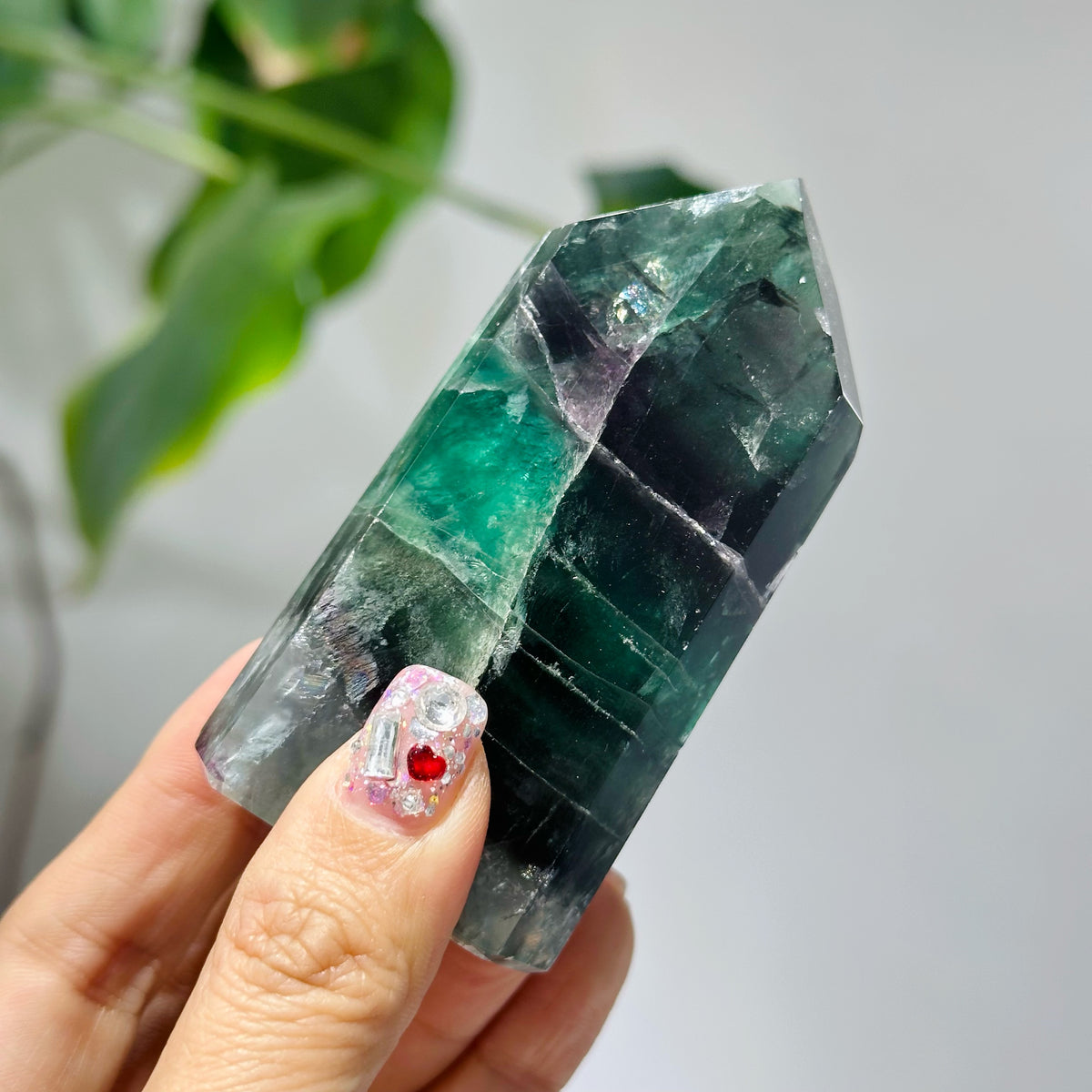 Fluorite Point Tower 螢石柱 | 晶柱 crystal-point | 側面角度 side angle