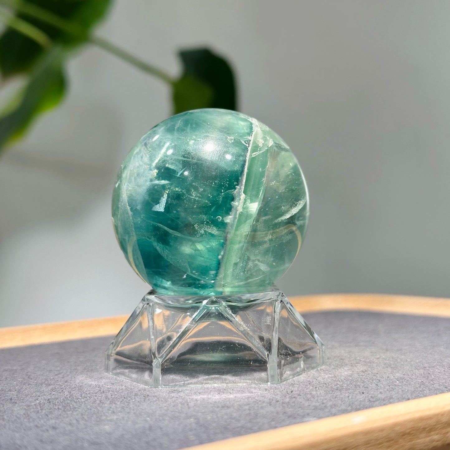 Fluorite Sphere 螢石球 | 水晶球 sphere | 整體圖 full piece view