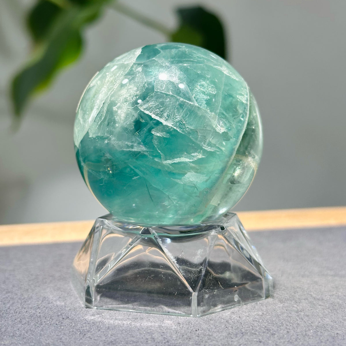 Fluorite Sphere 螢石球 | 水晶球 sphere | 側面角度 side angle