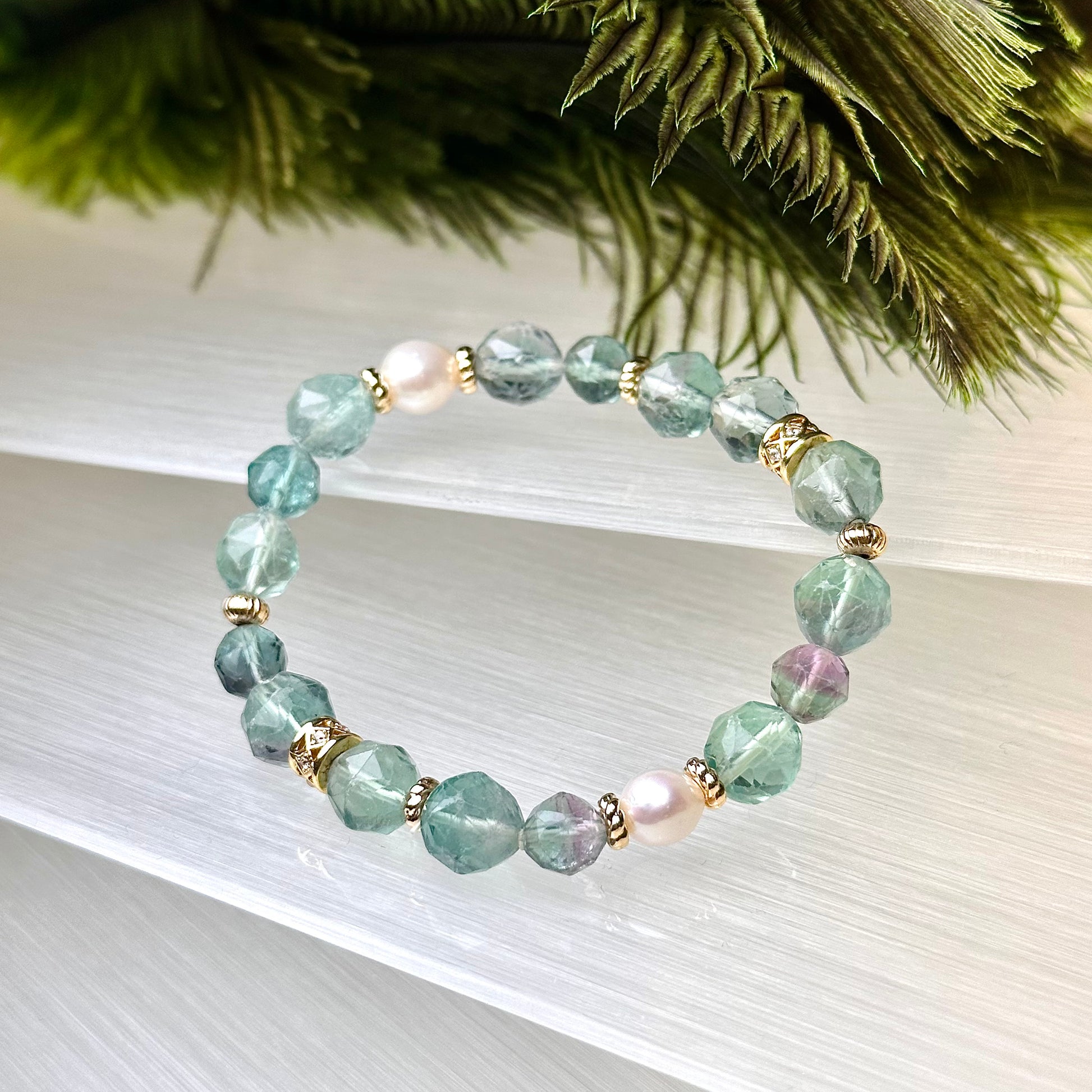 Fluorite x Pearl Bracelet 螢石x淡水珍珠手串 | 手串 bracelet | 正面圖 front view