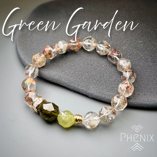 Garden Phantom & Green Garnet 花園幽靈 綠石榴石 | 原礦 raw-crystal | 正面圖 front view