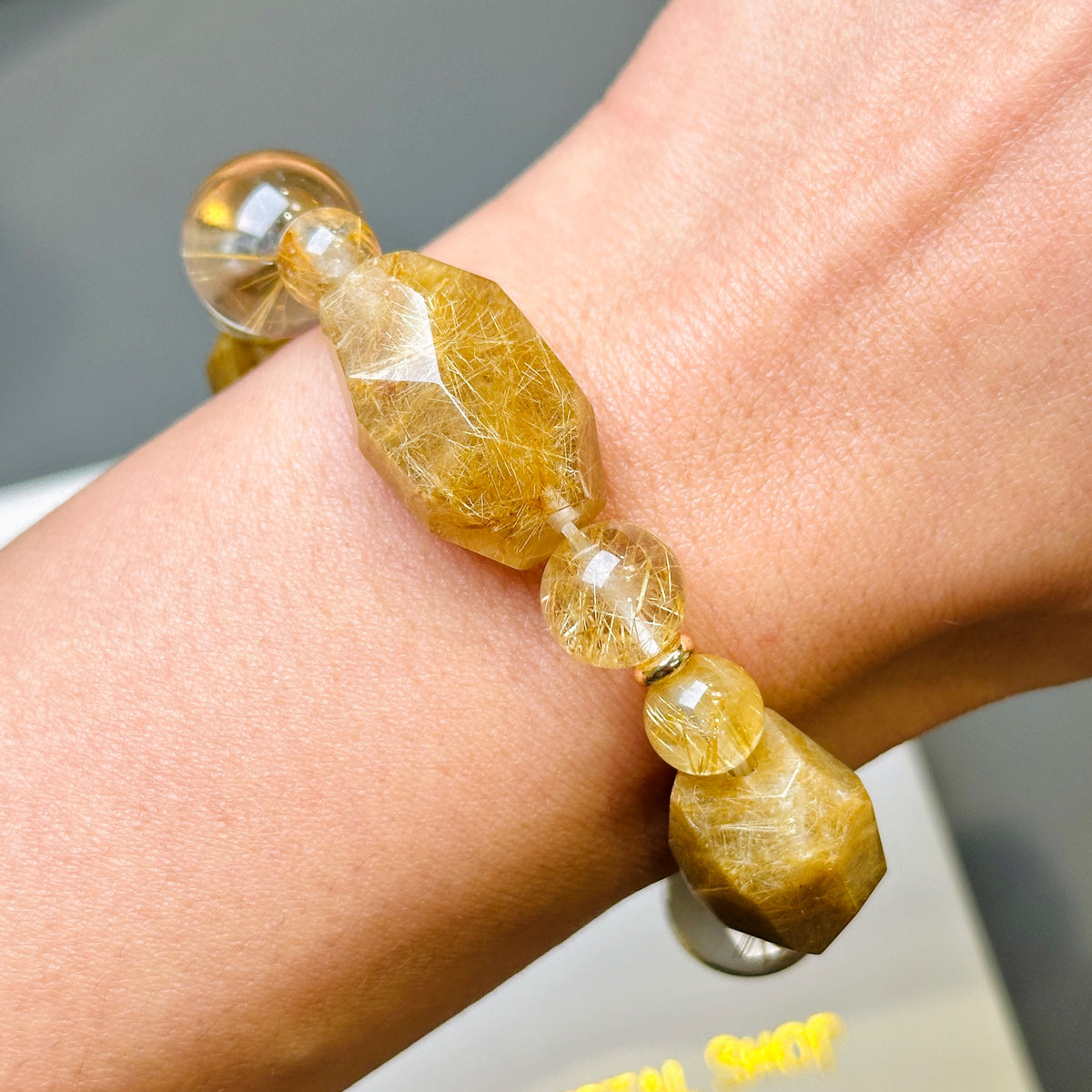 Gold Rutilated Quartz Faceted Bracelet 金髮晶不規則設計手串 02 | 手串 bracelet | 正面圖 front view