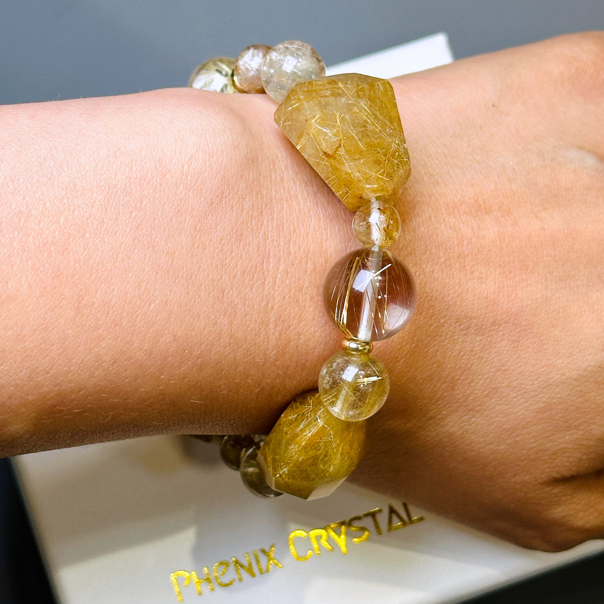 Gold Rutilated Quartz Faceted Bracelet 金髮晶不規則設計手串 | 手串 bracelet | 整體圖 full piece view
