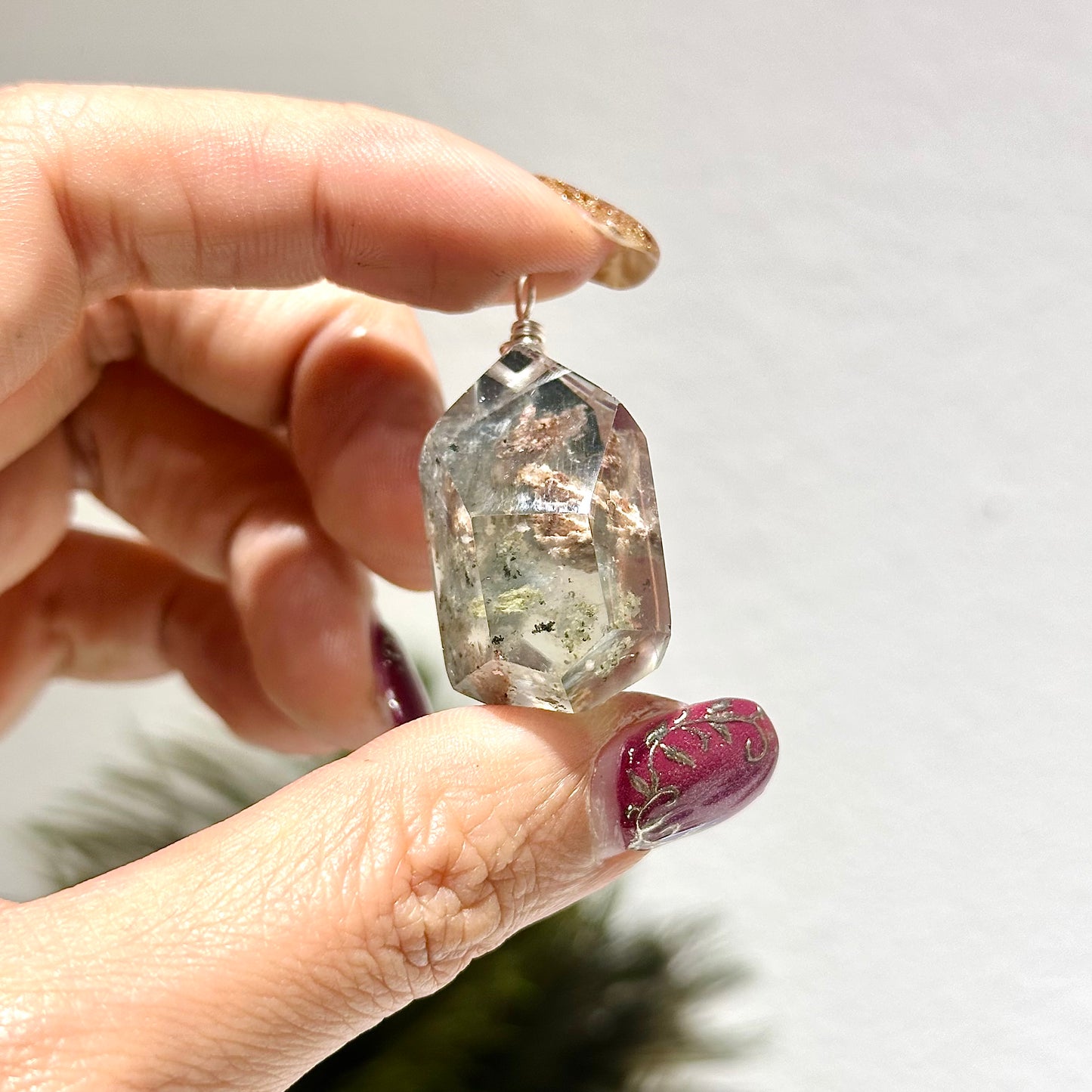 Green Phantom Pendant 綠幽靈吊墜 | 吊墜 pendant | 正面圖 front view
