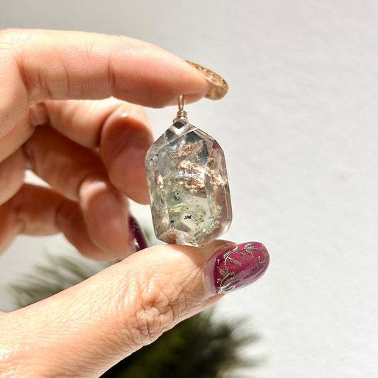 Green Phantom Pendant 綠幽靈吊墜 | 吊墜 pendant | 正面圖 front view