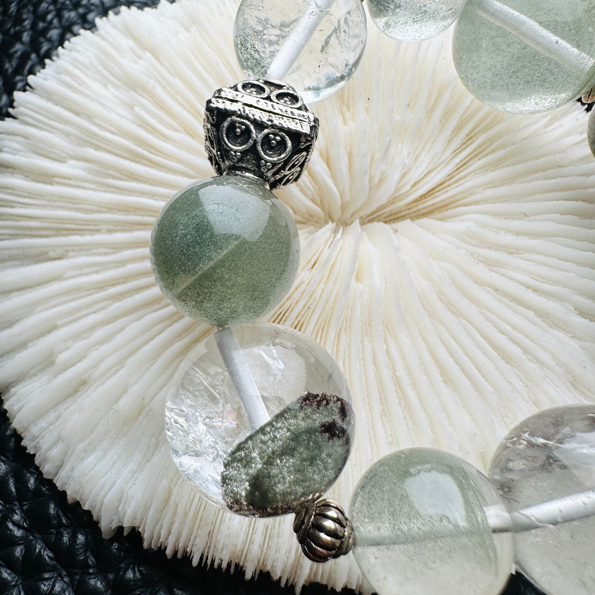 Green Phantom Quartz Design Bracelet 綠幽靈大珠設計手串 | 手串 bracelet | 細節特寫 close up detail