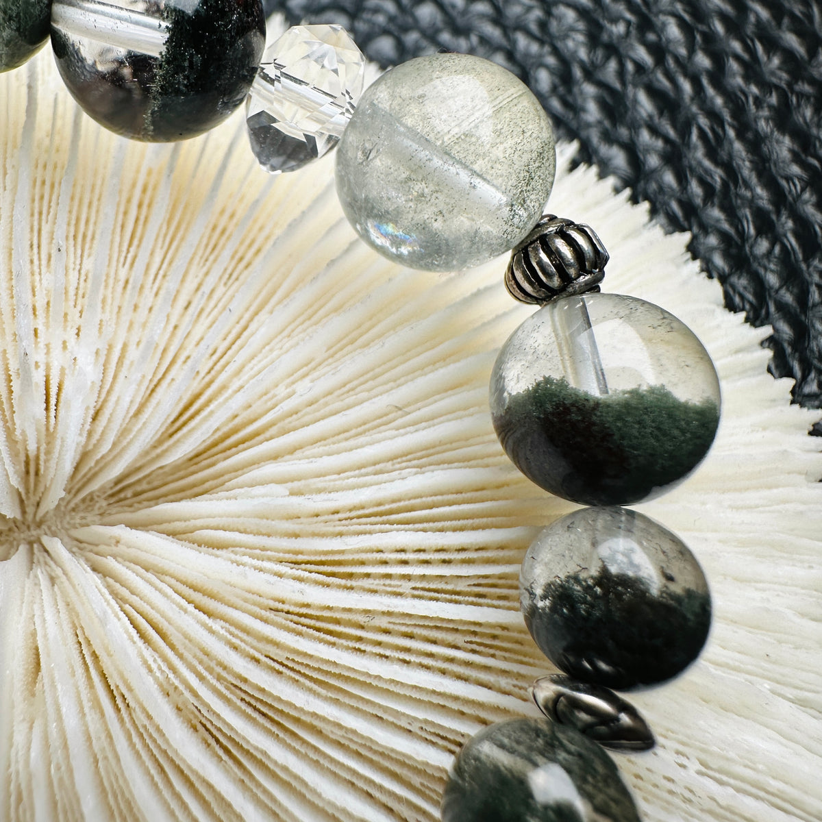 Green Phantom Quartz Design Bracelet 綠幽靈設計手串 | 手串 bracelet | 紋理特寫 texture detail